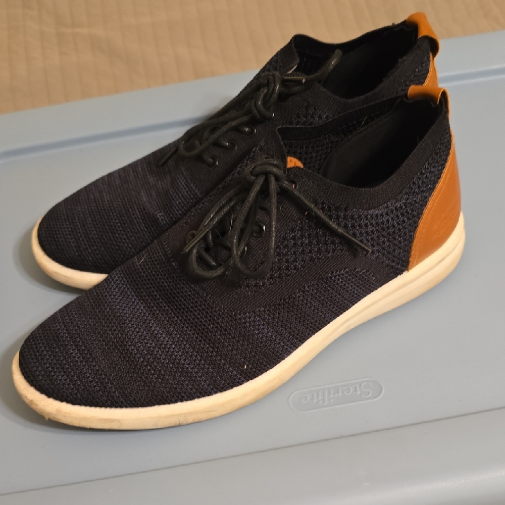 G.H. Bass & Co. Black and Tan Sneakers
